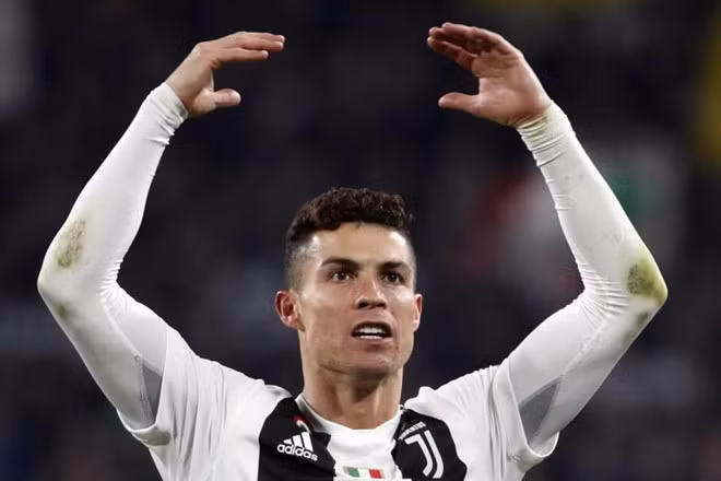 Bị cáo buộc hiếp dâm, Ronaldo né sang Mỹ đá giao hữu