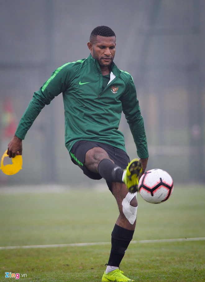 ‘Chan sut so 1 cua U23 Indonesia khong gian lan tuoi’ hinh anh 2 