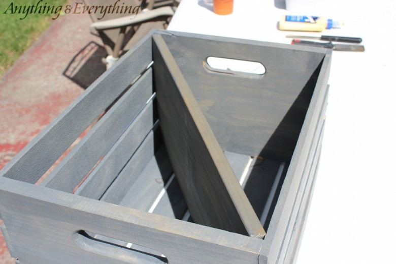 Tự “chế” giá để rượu, tưởng khó mà dễ ảnh 4 Tự “chế” giá để rượu, tưởng khó mà dễ ảnh 4