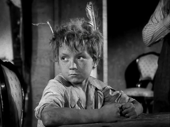 7. Hòa đồng: Thêm một quan niệm sai lầm khác khi cho rằng thần đồng là trẻ lập dị, tách biệt. Trên thực tế, thiên tài không nhất thiết là người có khả năng siêu đẳng về Toán hay Vật lý. Họ cũng có thể là người giỏi giao tiếp, tạo dựng quan hệ với những người xung quanh. Ảnh: Mosfilm. 11 dau hieu nhan biet thien tai qua cac chi tiet nho hinh anh 7