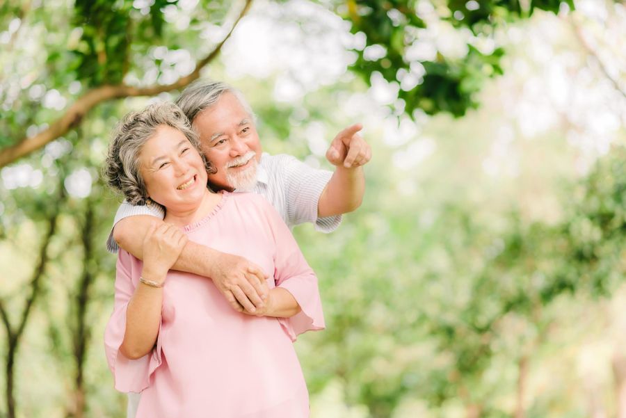 Tình yêu lãng mạn mang lại nhiều lợi ích trong suốt cuộc đời, kể cả khi về già. (Ảnh: ITN).