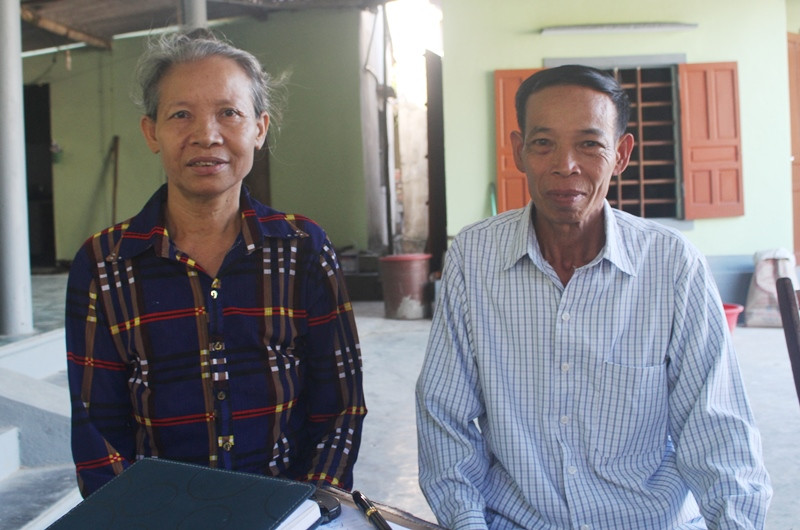 Vợ chồng ông Trân kể về sự vất vả nuôi 5 đứa con ăn học thành tài