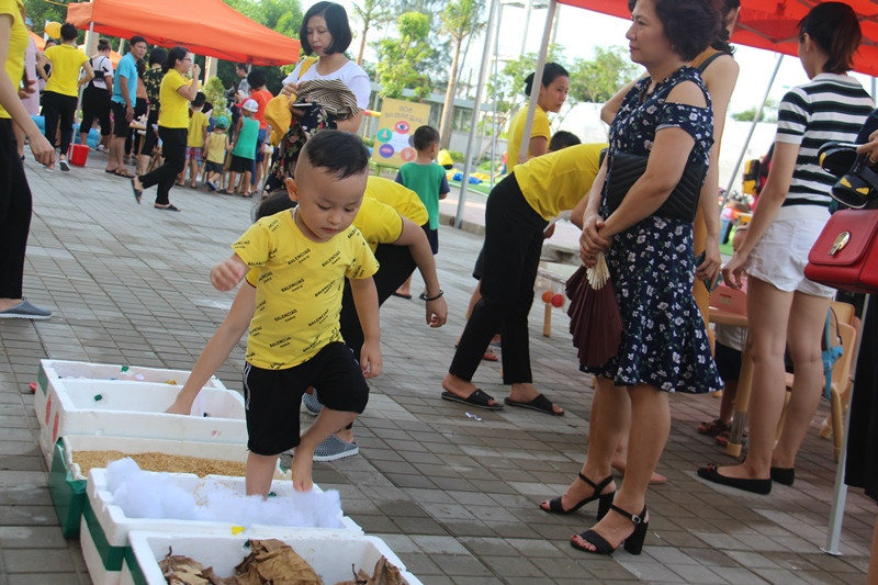 Cùng tham gia trò chơi đa giác quan