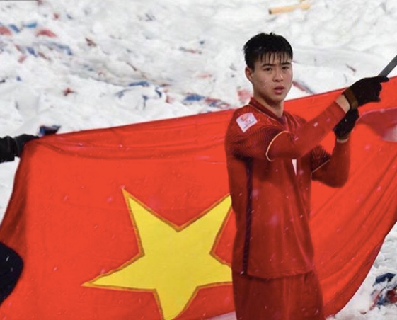 Duy Mạnh vẫy lá cờ Tổ quốc tại Thường Châu (Trung Quốc)