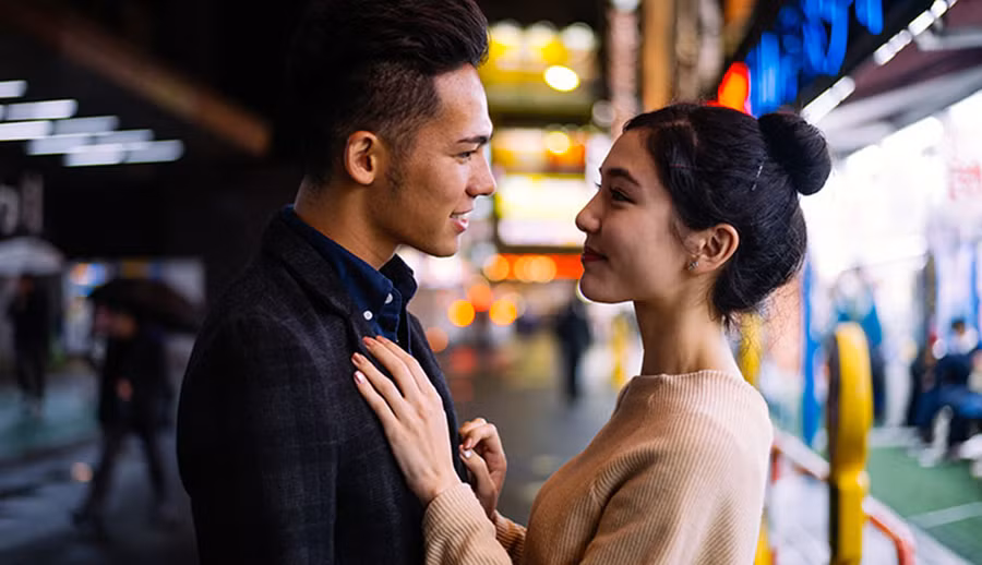 Anh ấy có thể bị mê hoặc bởi mùi hương dễ chịu của bạn và sẽ nhận ra bất cứ khi nào bạn ở gần. (Ảnh: ITN).