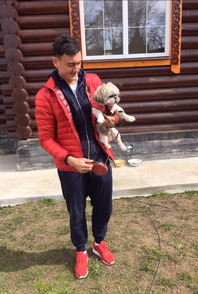 Gu thoi trang tre trung, don gian cua thu mon Dang Van Lam hinh anh 11