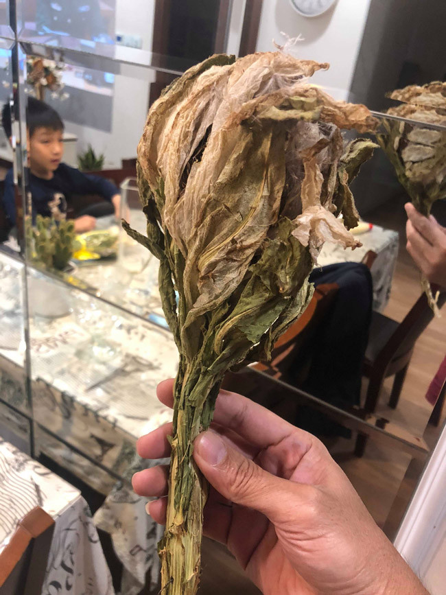 Đổ xô săn lùng bông hoa được xem là thảo dược quý giá trong truyện Kim Dung ảnh 6 Cận cảnh bông hoa không dưới 5 triệu đồng đang được dân chơi Việt săn lùng-6