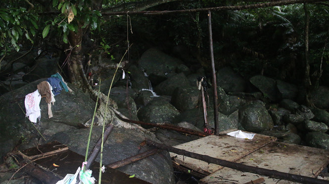 Lũ đổ về bán đảo Sơn Trà, 5 người thoát chết kỳ diệu giữa rừng heo hút ảnh 4 Lũ đổ về bán đảo Sơn Trà, 5 người thoát chết kỳ diệu giữa rừng heo hút - ảnh 4