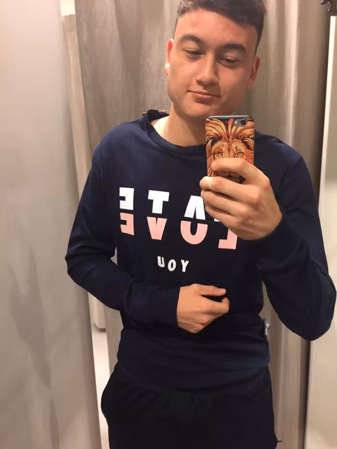 Gu thoi trang tre trung, don gian cua thu mon Dang Van Lam hinh anh 2