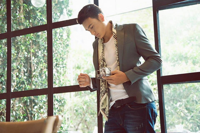 Gu thoi trang tre trung, don gian cua thu mon Dang Van Lam hinh anh 14