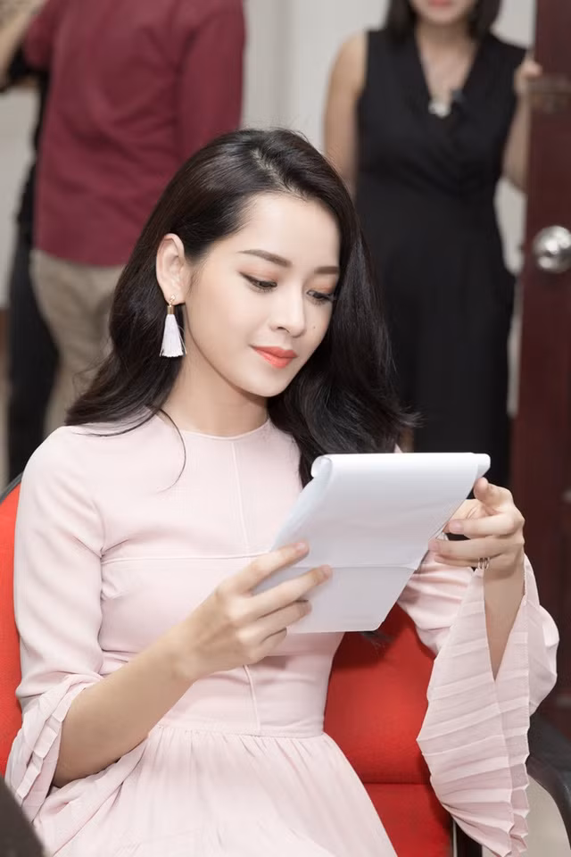 Cằm VLive đã lỗi thời, “mốt” bây giờ cứ phải mặt tròn, cằm vuông ảnh 7