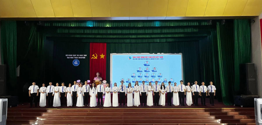 BCH Hội Sinh viên Việt Nam Đại học Thái Nguyên gồm 27 thành viên.