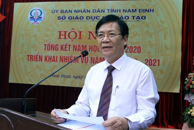 Ông Cao Xuân Hùng - Giám đốc Sở GD&amp;ĐT Nam Định nhấn mạnh một số nhiệm vụ trọng tâm trong tháng 1/2022 của ngành giáo dục tỉnh.