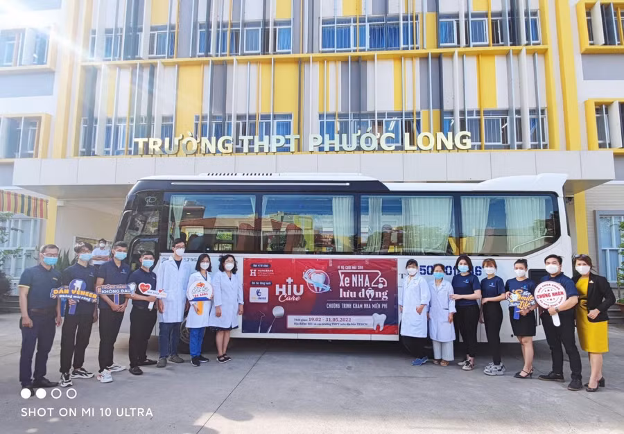 Chương trình HIU CARE xuống tận trường chăm sóc sức khỏe cho thầy cô giáo, học sinh