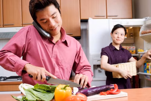 luong cao gap 3 vo, toi van giat giu, quet nha, rua bat - 1