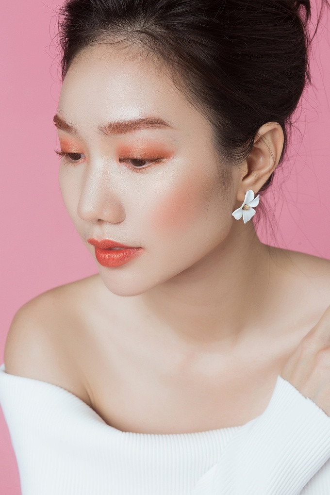Gợi ý 3 kiểu makeup trong veo phù hợp cho mọi dịp ảnh 5 Gợi ý 3 kiểu makeup trong veo phù hợp cho mọi dịp ảnh 5