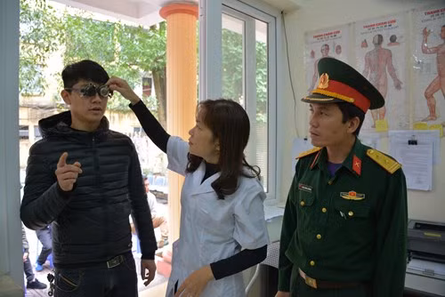 Một số trường quân đội dự kiến được tuyển thí sinh cận thị