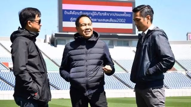Chủ tịch FAT Somyot Poompanmoung cho biết bóng đá Thái Lan sẽ hướng về Nhật Bản để tìm HLV ngoại thứ 14 trong lịch sử