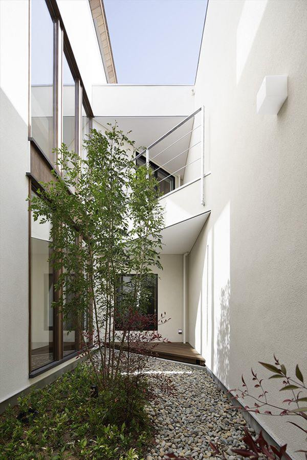 Xoay 45 độ tránh nắng, căn nhà kiểu Nhật được khen hết lời vì vừa đẹp vừa hay ảnh 10 xoay 45 do tranh nang, can nha kieu nhat duoc khen het loi vi vua dep vua hay - 10