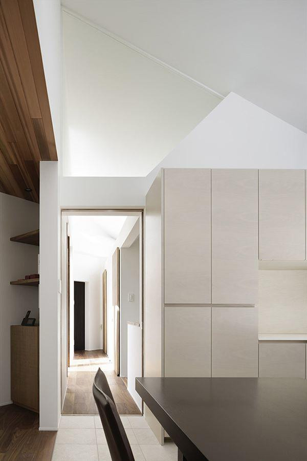 Xoay 45 độ tránh nắng, căn nhà kiểu Nhật được khen hết lời vì vừa đẹp vừa hay ảnh 13 xoay 45 do tranh nang, can nha kieu nhat duoc khen het loi vi vua dep vua hay - 13