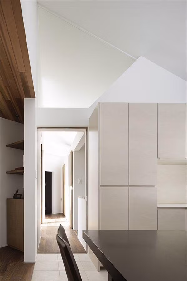 Xoay 45 độ tránh nắng, căn nhà kiểu Nhật được khen hết lời vì vừa đẹp vừa hay ảnh 13 xoay 45 do tranh nang, can nha kieu nhat duoc khen het loi vi vua dep vua hay - 13