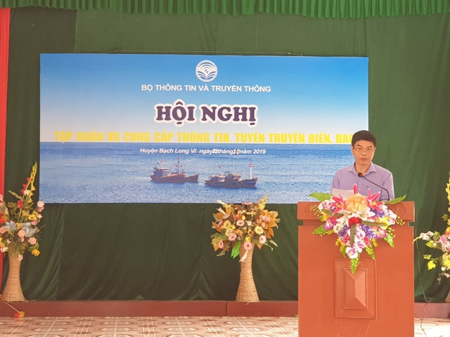 Ông Hoàng Minh Phương Cục phó Cục thông tin cơ sở, Bộ Thông tin truyền thông phát biểu tại hội nghị