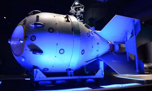Mô hình quả bom RDS-1 hoàn chỉnh được trưng bày tại Moskva. Ảnh: Sputnik.
