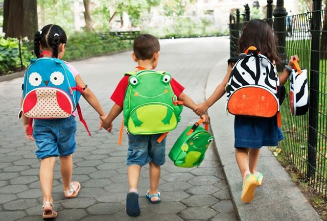Mẹ gửi bé đến trường mẫu giáo kèm theo 2 tờ yêu cầu dài dằng dặc, cô giáo đọc xong liền đáp trả khiến người mẹ sững sờ - Ảnh 4. Mẹ gửi bé đến trường mẫu giáo kèm theo 2 tờ yêu cầu dài dằng dặc, cô giáo đọc xong liền đáp trả khiến người mẹ sững sờ - Ảnh 4.