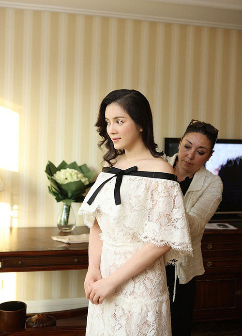 Lý Nhã Kỳ và những chiếc váy tiền tỷ chỉ mặc một lần - Ảnh 2.