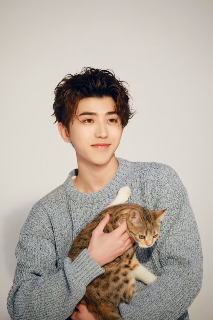 Thái Từ Khôn lộ di chứng phẫu thuật thẩm mỹ, bị chê là "mặt rắn" - Ảnh 1.