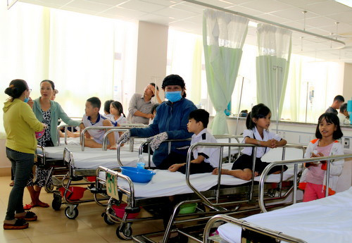 Cả lớp tiểu học ở Bà Rịa - Vũng Tàu nhập viện sau tiệc sinh nhật