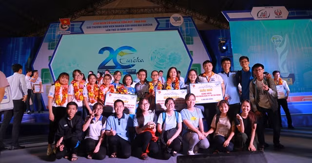 Sinh viên trường ĐHCN Thực phẩm TPHCM tại Lễ trao giải