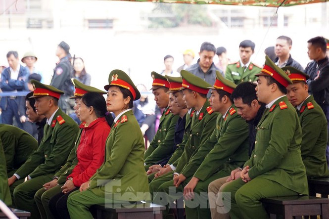 Kẻ bắt giữ, hiếp giết nữ sinh Điện Biên bật khóc khi đối diện án tử ảnh 1 Kẻ bắt giữ, hiếp giết nữ sinh Điện Biên bật khóc khi đối diện án tử - ảnh 1