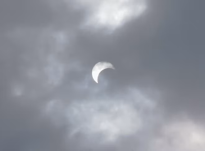 ky thu anh mat trang “an” mat troi trua 26/12 tai viet nam hinh anh 4