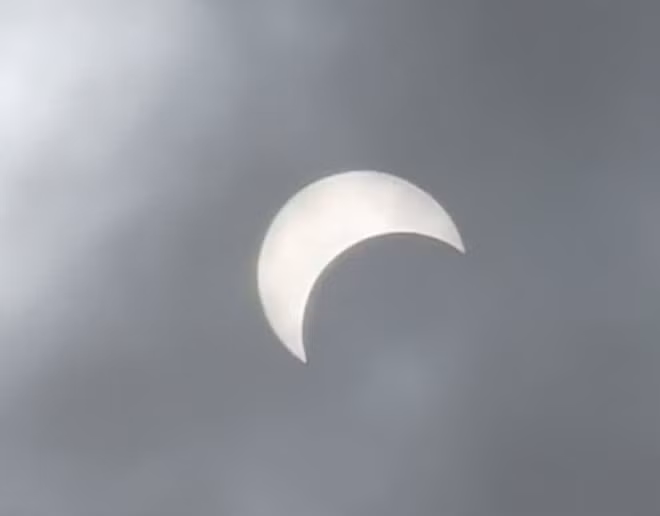 ky thu anh mat trang “an” mat troi trua 26/12 tai viet nam hinh anh 5