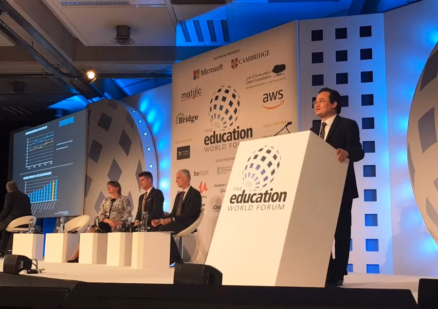 Bộ trưởng Phùng Xuân Nhạ phát biểu tại diễn đàn EWF2019 Bộ trưởng Phùng Xuân Nhạ phát biểu tại diễn đàn EWF2019