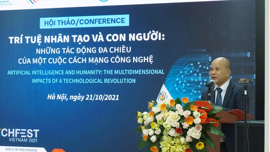 Ông Ngô Tự Lập, Viện trưởng IFI phát biểu khai mạc Hội thảo.