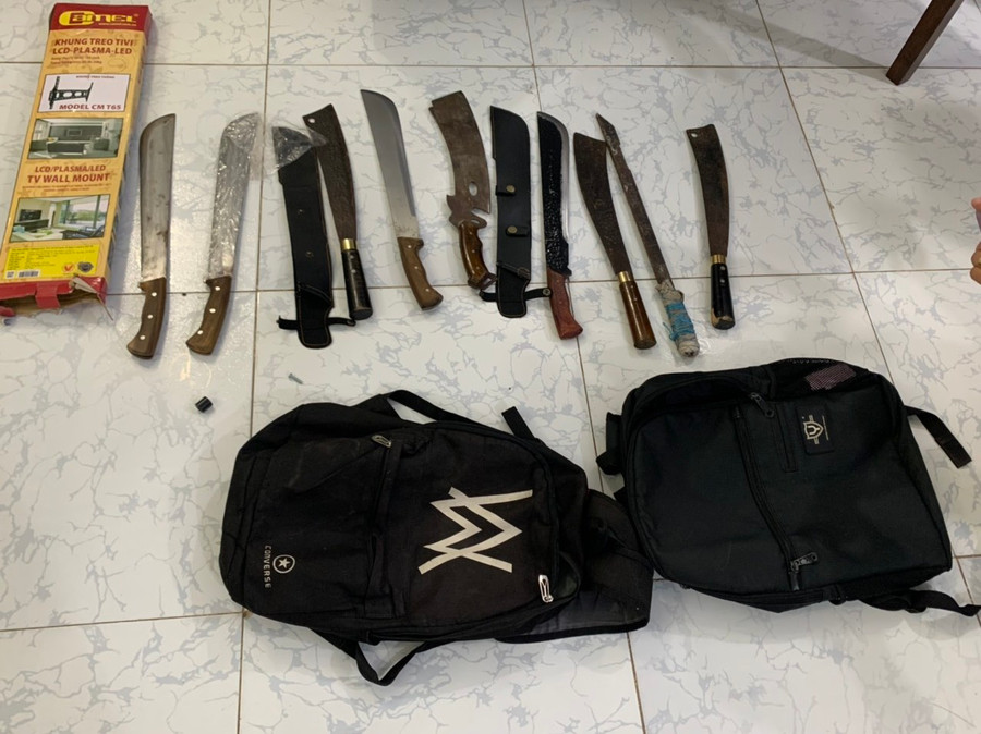 Tang vật công an thu được. Tang vật công an thu được.