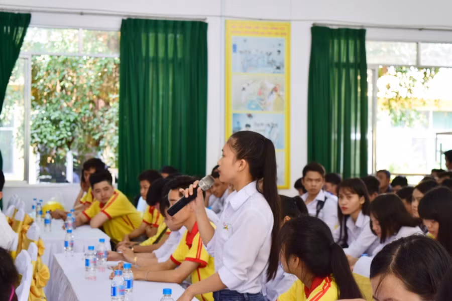 Một sinh viên tham gia ký kết cam kết việc làm chia sẻ thấy vui và cũng thấy một phần trách nhiệm trong việc cùng nhà trường nâng cao chất lượng đào tạo