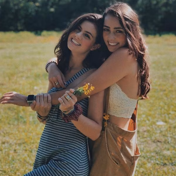 Gặp gỡ bên ngoài không gian gia đình là một cách tuyệt vời để giảm bớt căng thẳng trong mối quan hệ. (Ảnh: ITN).