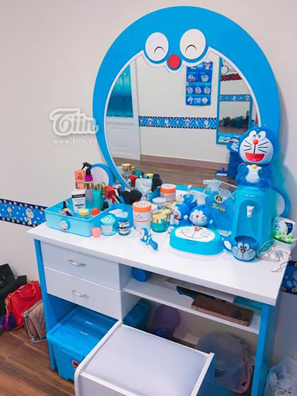 Nhà có 2 "nàng tiên", chị thích Doraemon, em yêu Hello Kitty ảnh 4 Nhà có 2 "nàng tiên", chị thích Doraemon, em yêu Hello Kitty ảnh 4