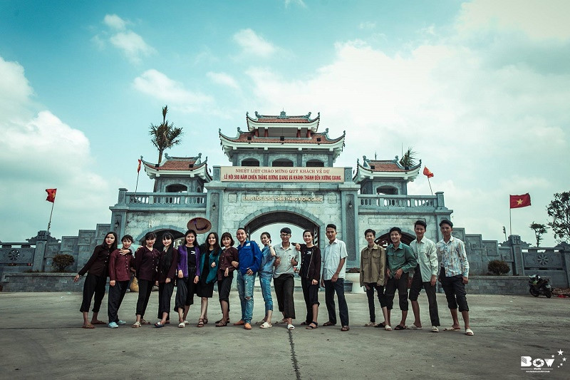 Ảnh kỷ yếu đậm chất “phụ hồ” của học sinh Bắc Giang ảnh 1 Ảnh kỷ yếu đậm chất “phụ hồ” của học sinh Bắc Giang ảnh 1