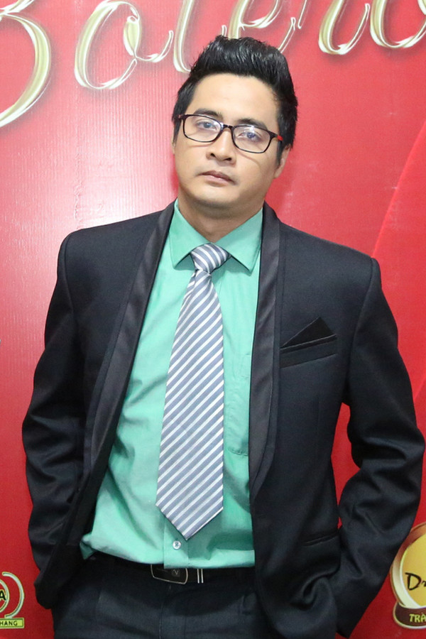 Đạo diễn Ngọc Tưởng. le-phuong-om-chat-ban-trai-moi-du-dung-canh-tinh-cu-quy-binh-4