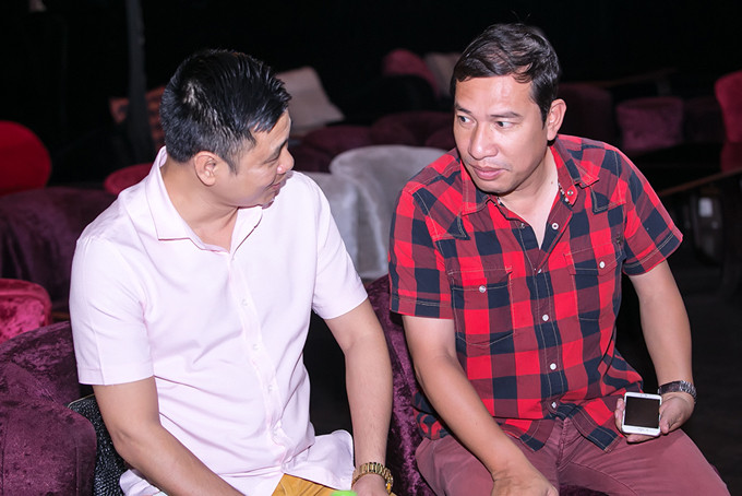 Tự Long và Quang Thắng đểu ủng hộ nhiệt tình cho show diễn gây quỹ hỗ trợ các nghệ sĩ lão thành có hoàn cảnh khó khăn. xuan-bac-bi-mang-vi-den-muon-hop-bao-gan-2-tieng-1