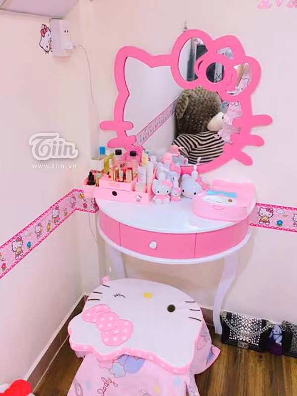 Nhà có 2 "nàng tiên", chị thích Doraemon, em yêu Hello Kitty ảnh 5