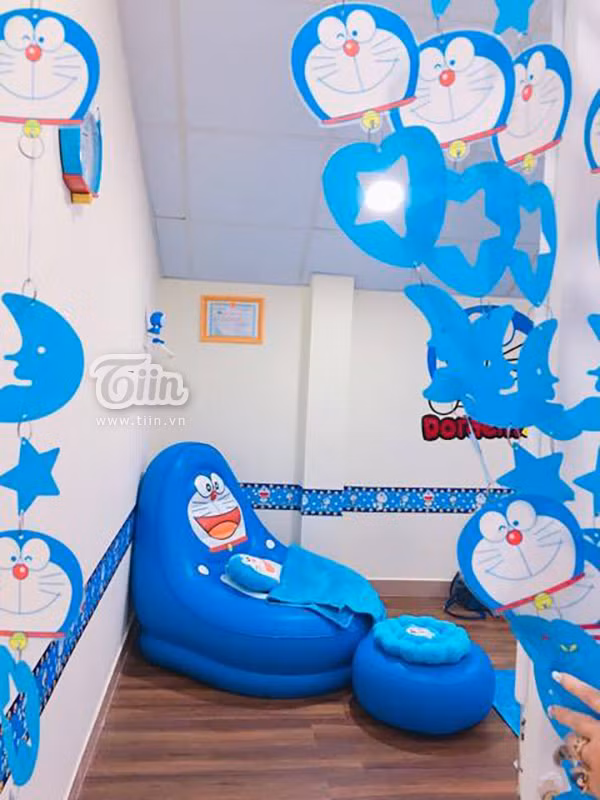 Nhà có 2 "nàng tiên", chị thích Doraemon, em yêu Hello Kitty ảnh 13