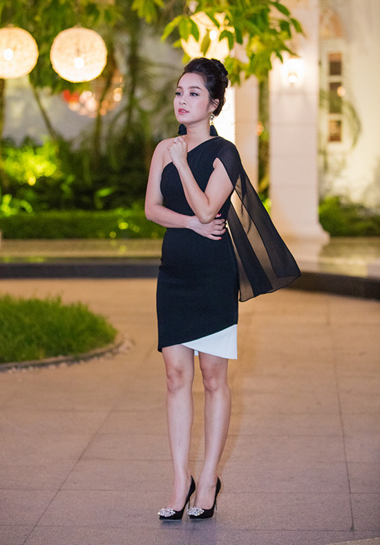 huyen-my-mac-ao-xuyen-thau-khoe-noi-y-trang-9