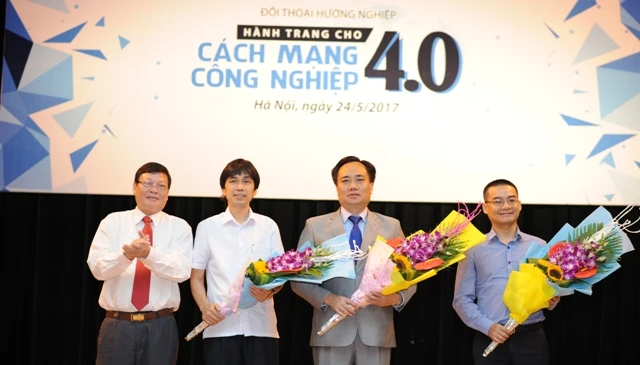 Đối thoại hướng nghiệp: hành trang cho cách mạng công nghiệp 4.0