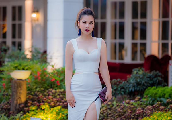 huyen-my-mac-ao-xuyen-thau-khoe-noi-y-trang-5