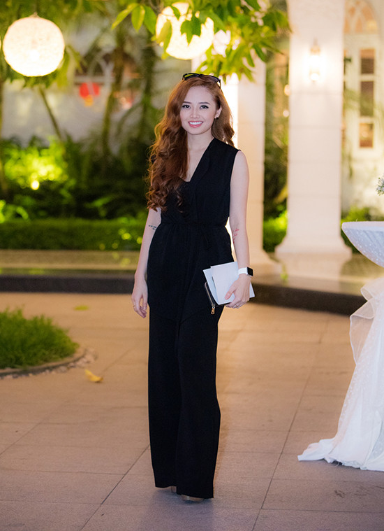 huyen-my-mac-ao-xuyen-thau-khoe-noi-y-trang-6